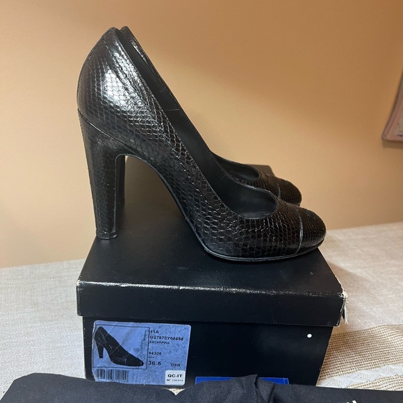 Chanel black leather snake skin cc logo pumps with box - Picture 1 of 16